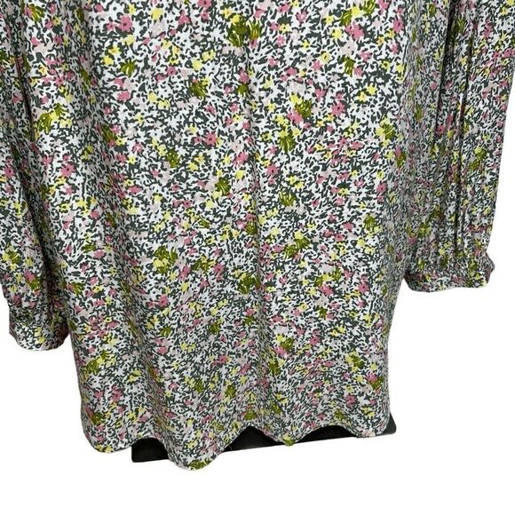 Caslon ditsy floral split neck top size L - Picture 3 of 13